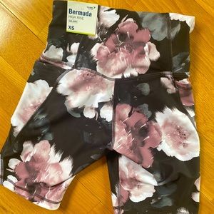 High-rise floral shorts 🌸 NWT 🌸